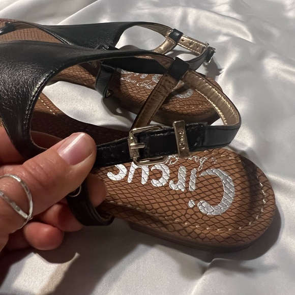 Circus by Sam Edelman Thong Sandals - Picture 6 of 7